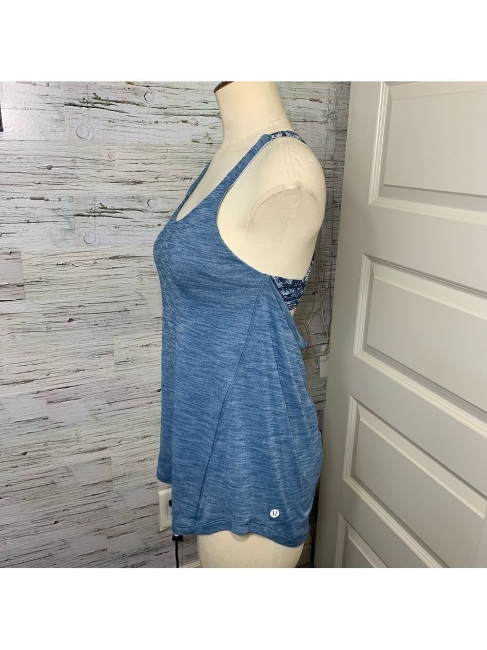 Lululemon Tank Top Lot Of 2 Sz 4 Blue Red Built In Bra Racerback Camisole Sport - Picture 7 of 16